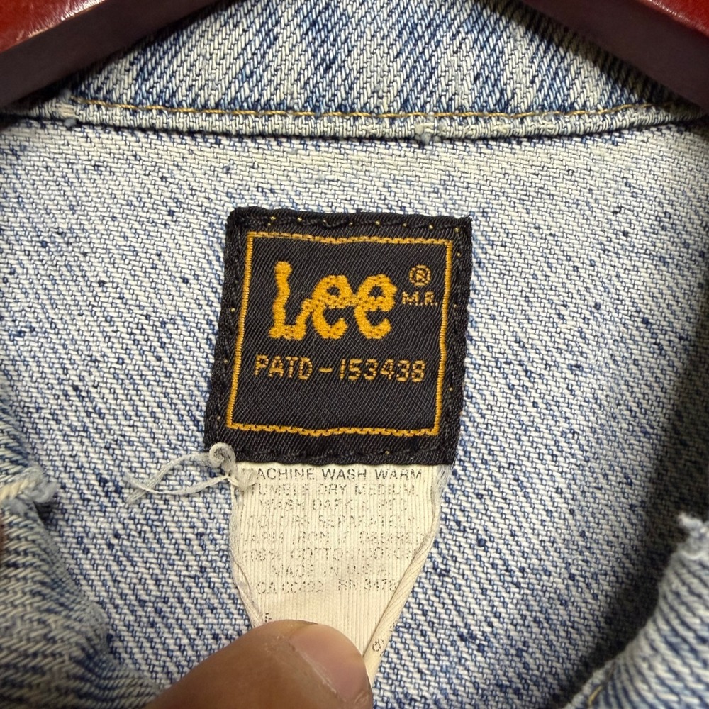 Lee Denim Jacket Mens 46 Blue Vintage 80s Trucker Distressed Acid Wash Patched - Picture 6 of 16